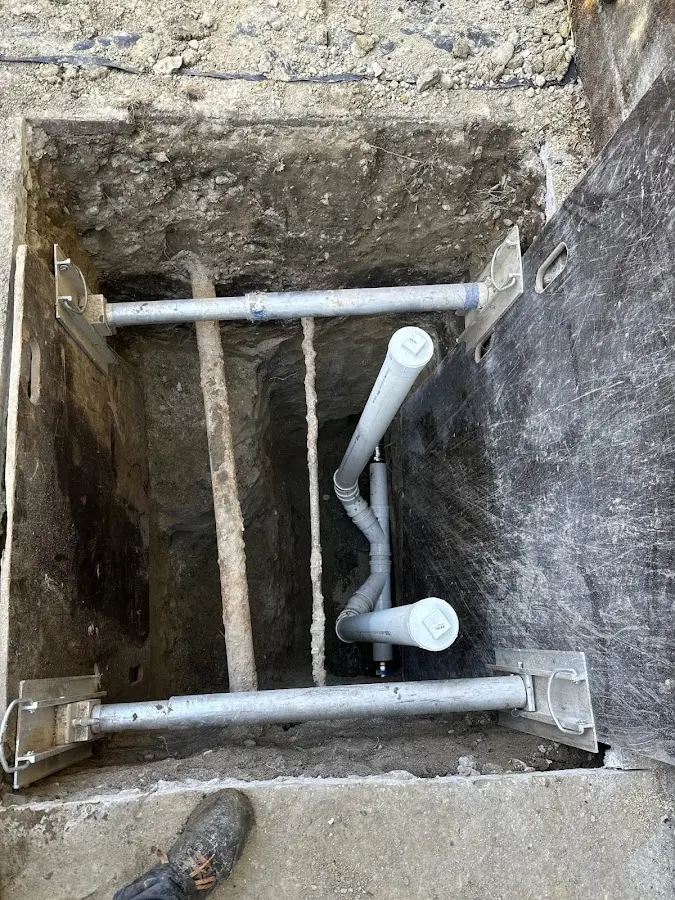 Experienced plumber completing Gas Line Repair work in Sugar Land